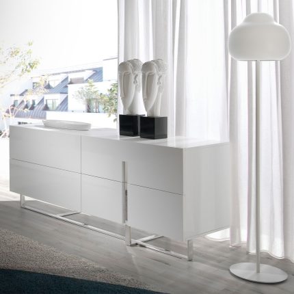 Buffet en bois blanc et acier chromé – Angel Cerdá