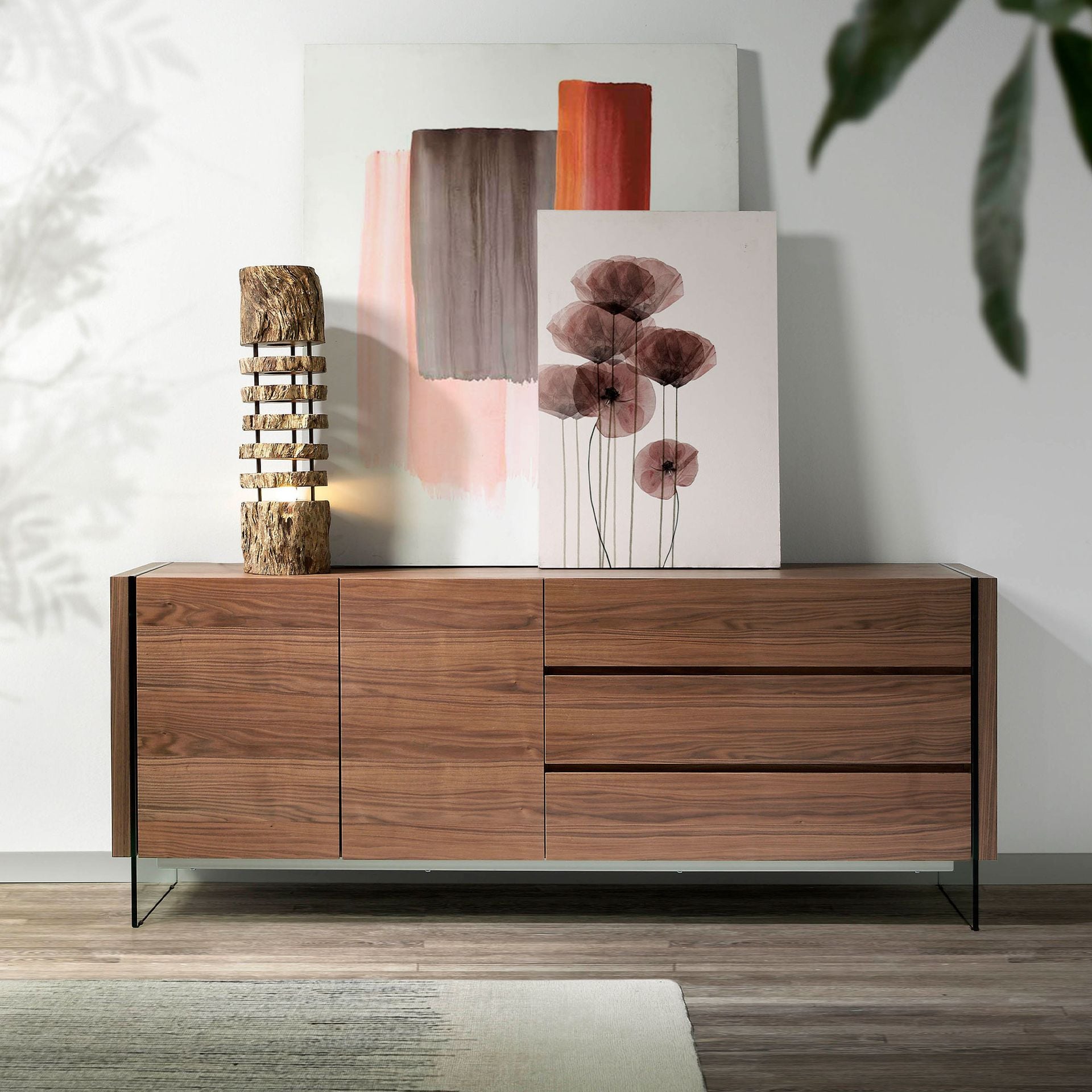 Buffet en noyer et verre trempé – Angel Cerdá
