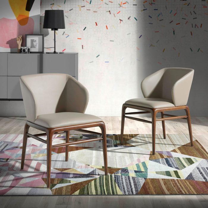 Chaise en similicuir vison foncé – Angel Cerdá