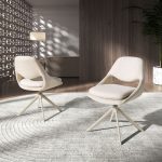 Chaise pivotante en tissu blanc cassé et crème – Angel Cerdá