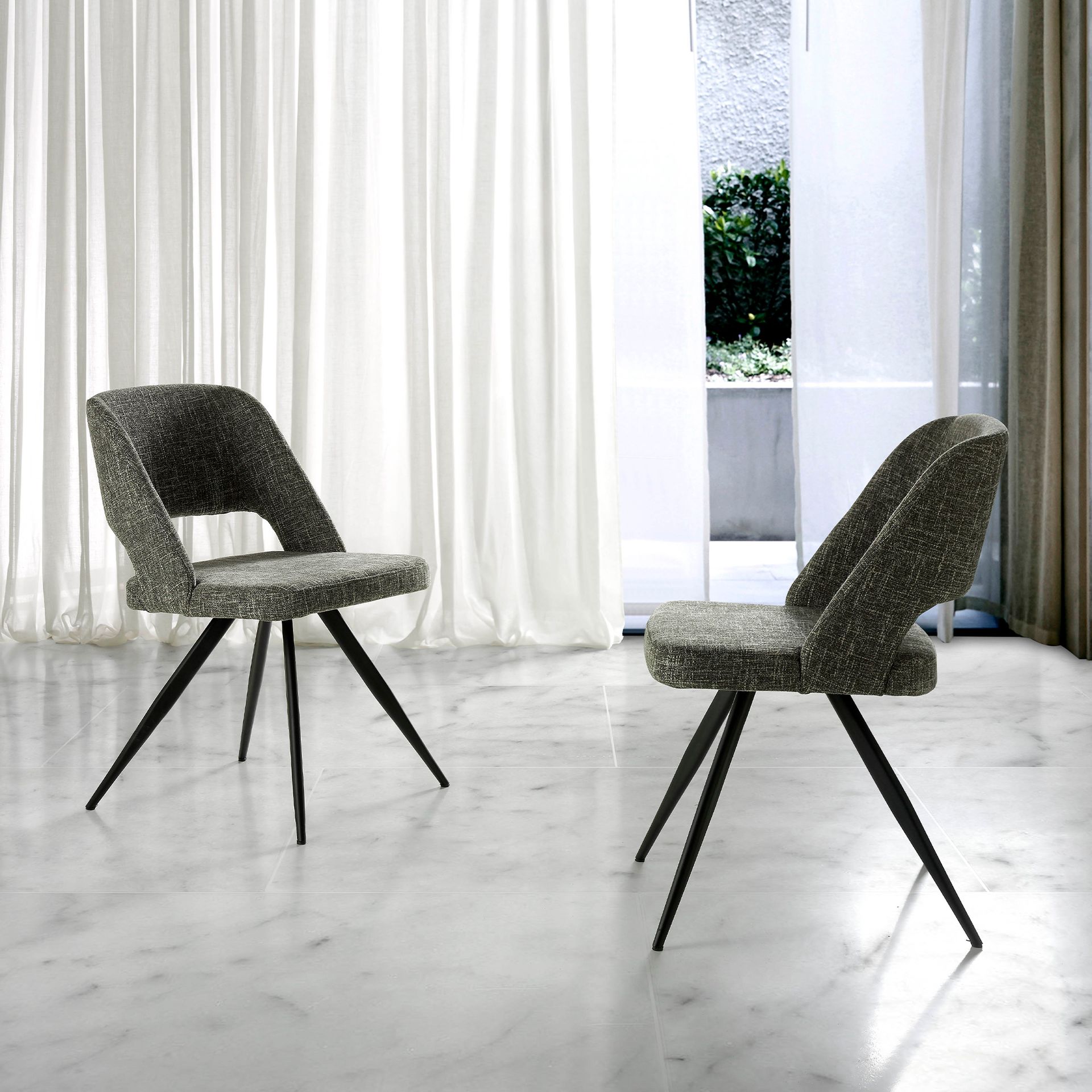 Chaise pivotante en tissu gris – Angel Cerdá