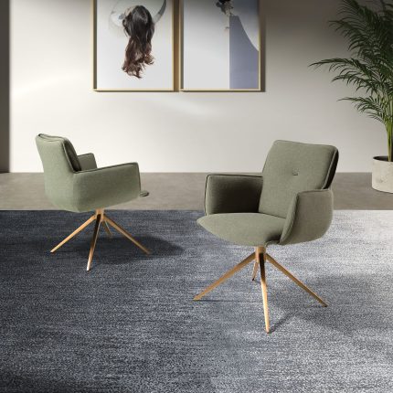 Chaise pivotante en tissu vert olive – Angel Cerdá
