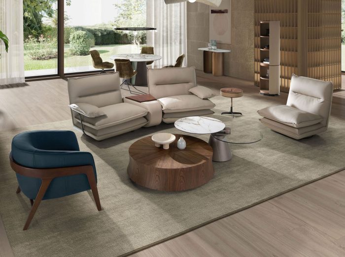 Fauteuil en cuir bleu pétrole – Angel Cerdá