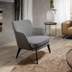 Fauteuil en similicuir brun chocolat et tissu noir et blanc – Angel Cerdá