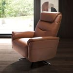 Fauteuil pivotant en cuir marron – Angel Cerdá