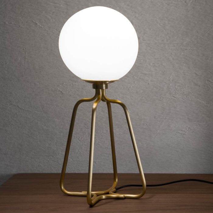 Lampe de bureau acier doré et verre blanc – Angel Cerdá