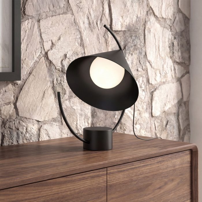 Lampe de table en acier noir – Angel Cerdá