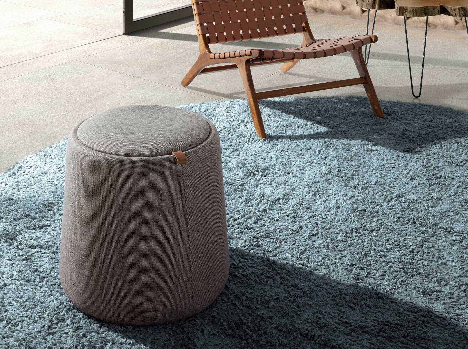 Pouf en tissu gris – Angel Cerdá